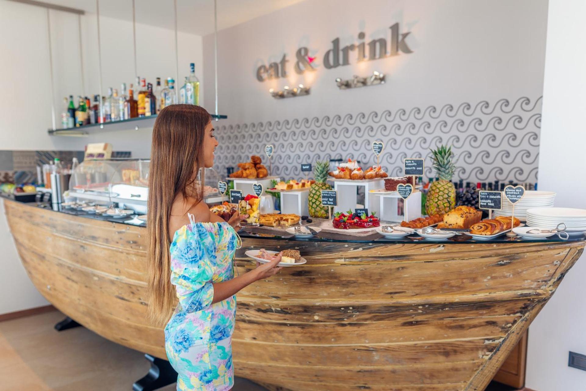 You & Me Beach Hotel Rimini Zewnętrze zdjęcie