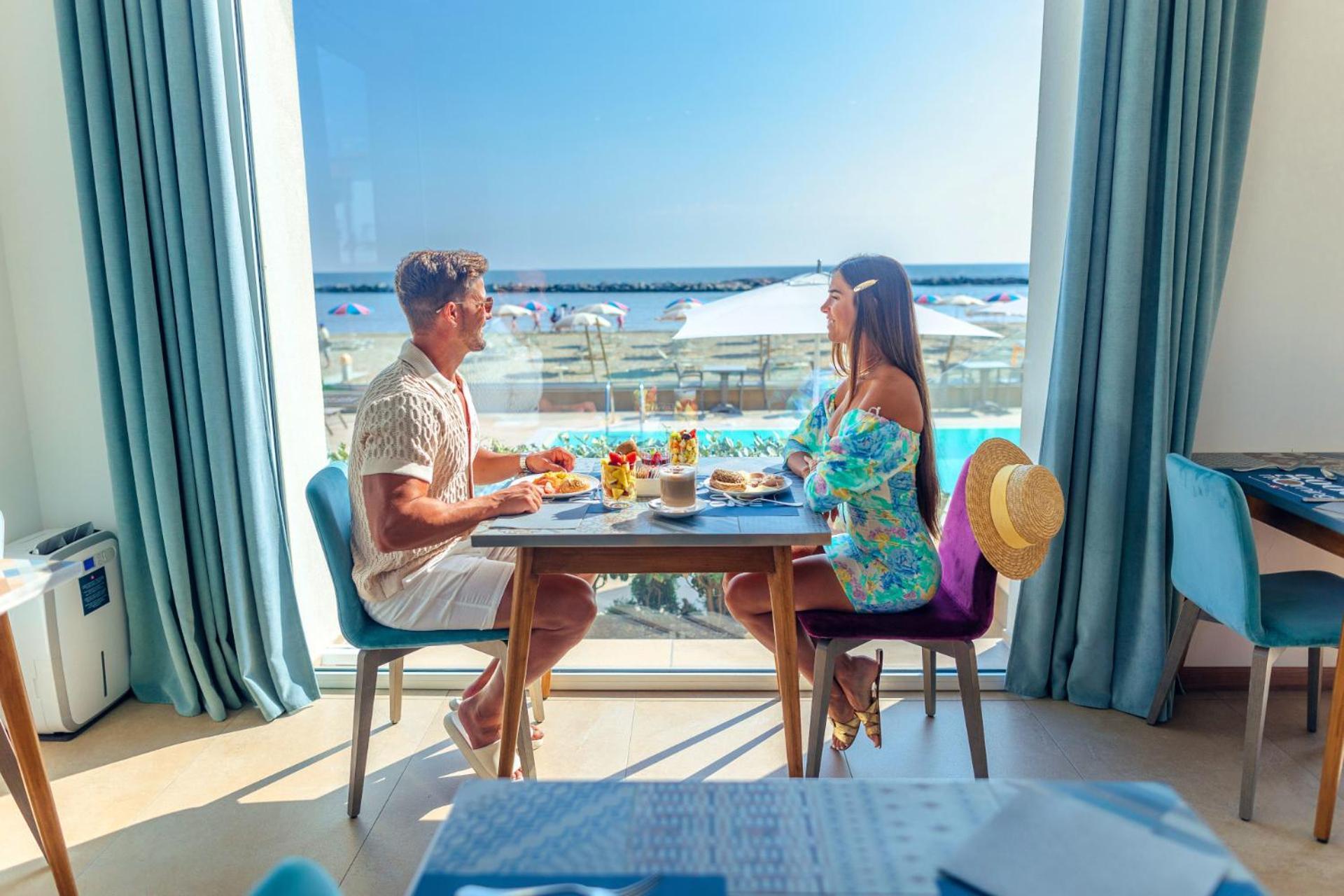 You & Me Beach Hotel Rimini Zewnętrze zdjęcie