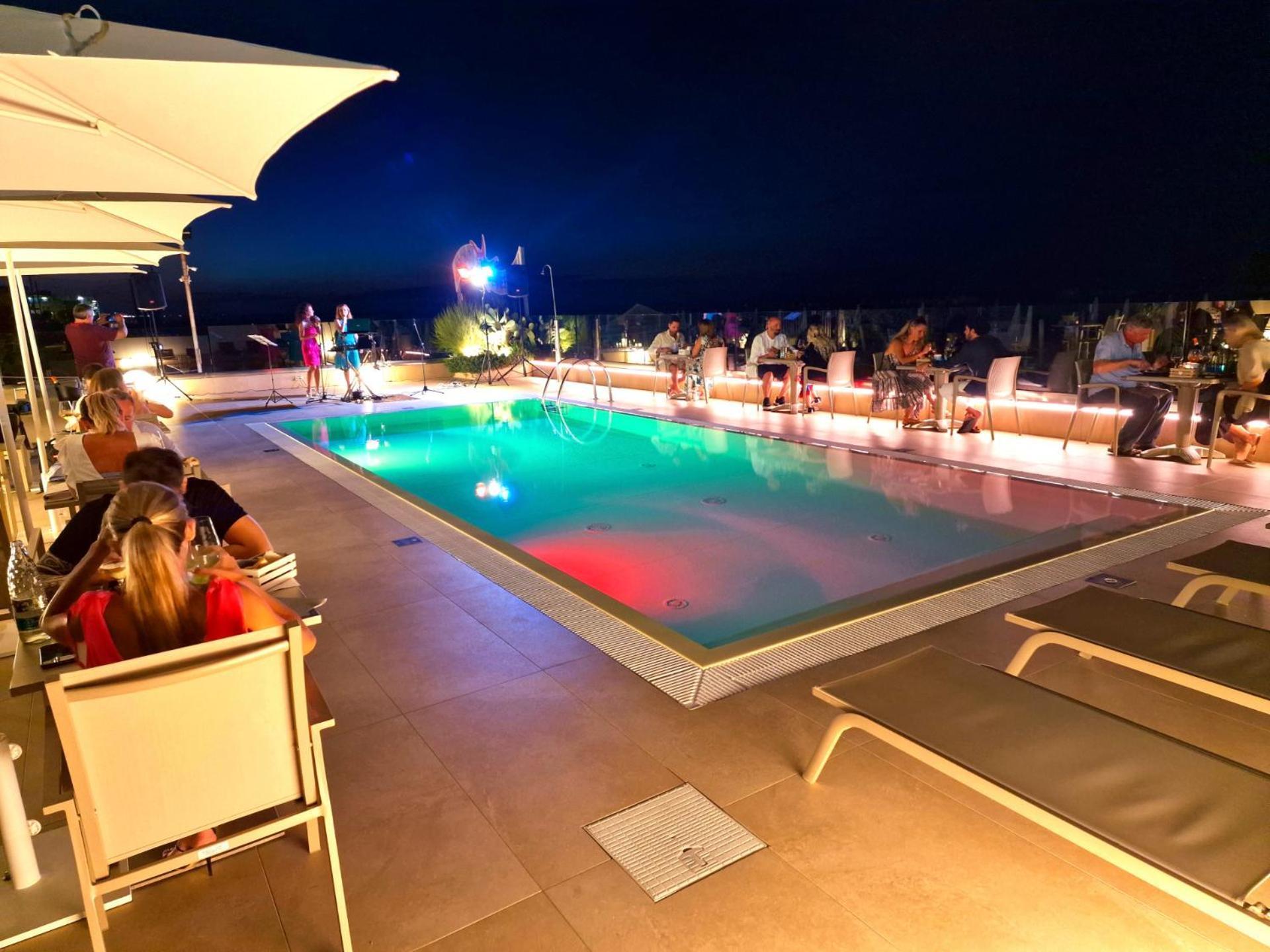 You & Me Beach Hotel Rimini Zewnętrze zdjęcie