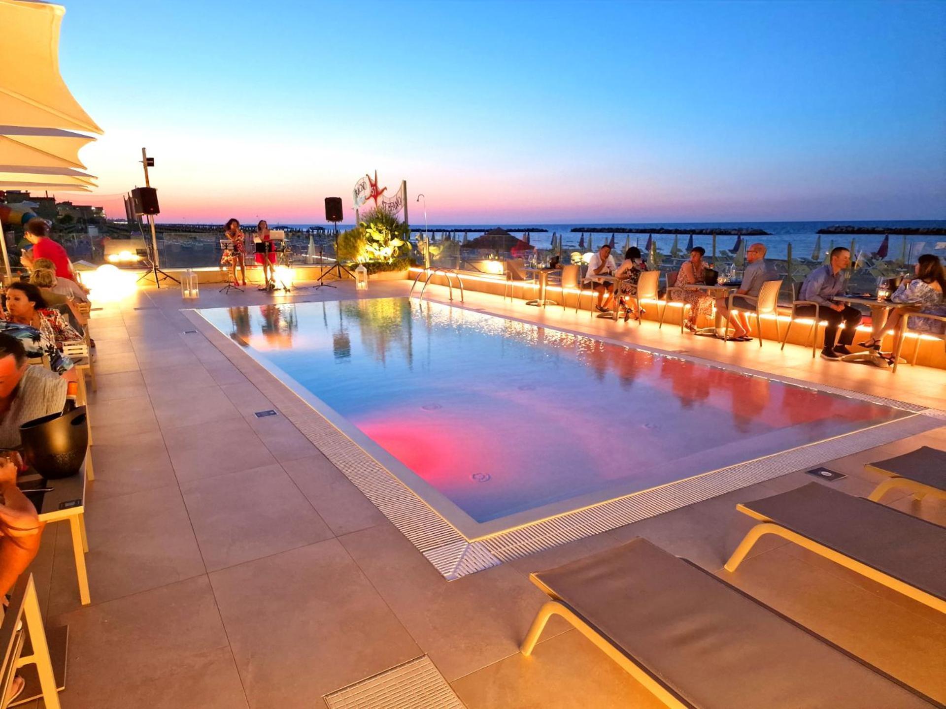 You & Me Beach Hotel Rimini Zewnętrze zdjęcie
