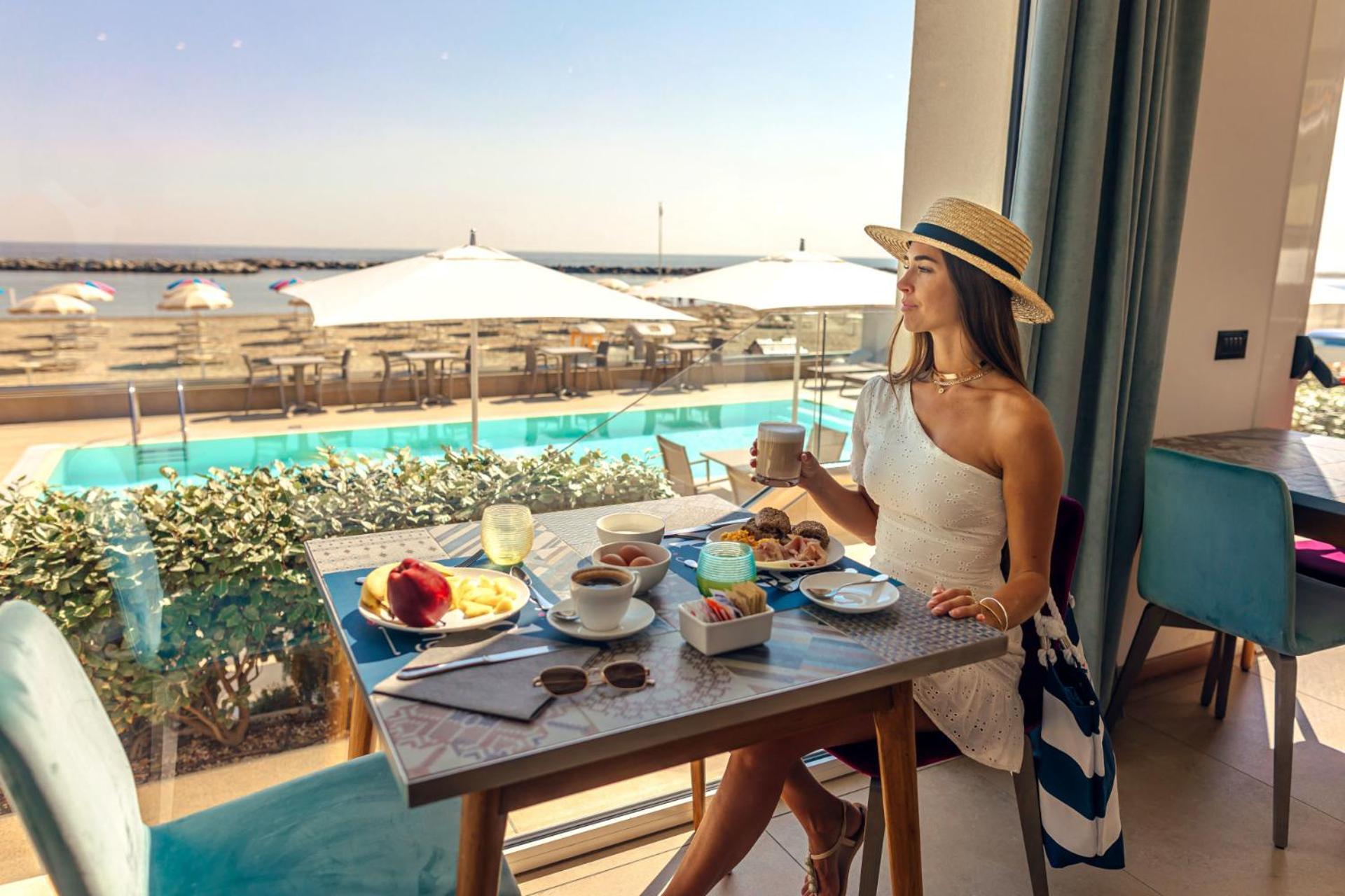 You & Me Beach Hotel Rimini Zewnętrze zdjęcie