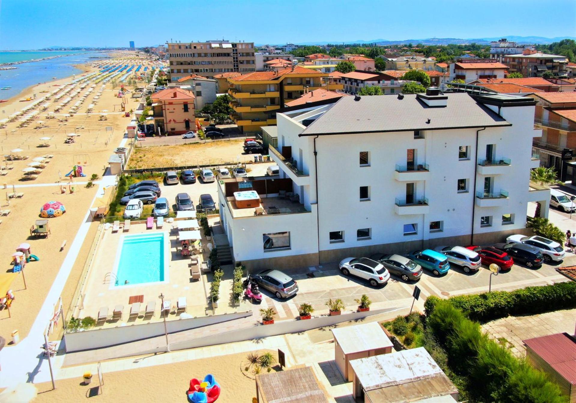 You & Me Beach Hotel Rimini Zewnętrze zdjęcie