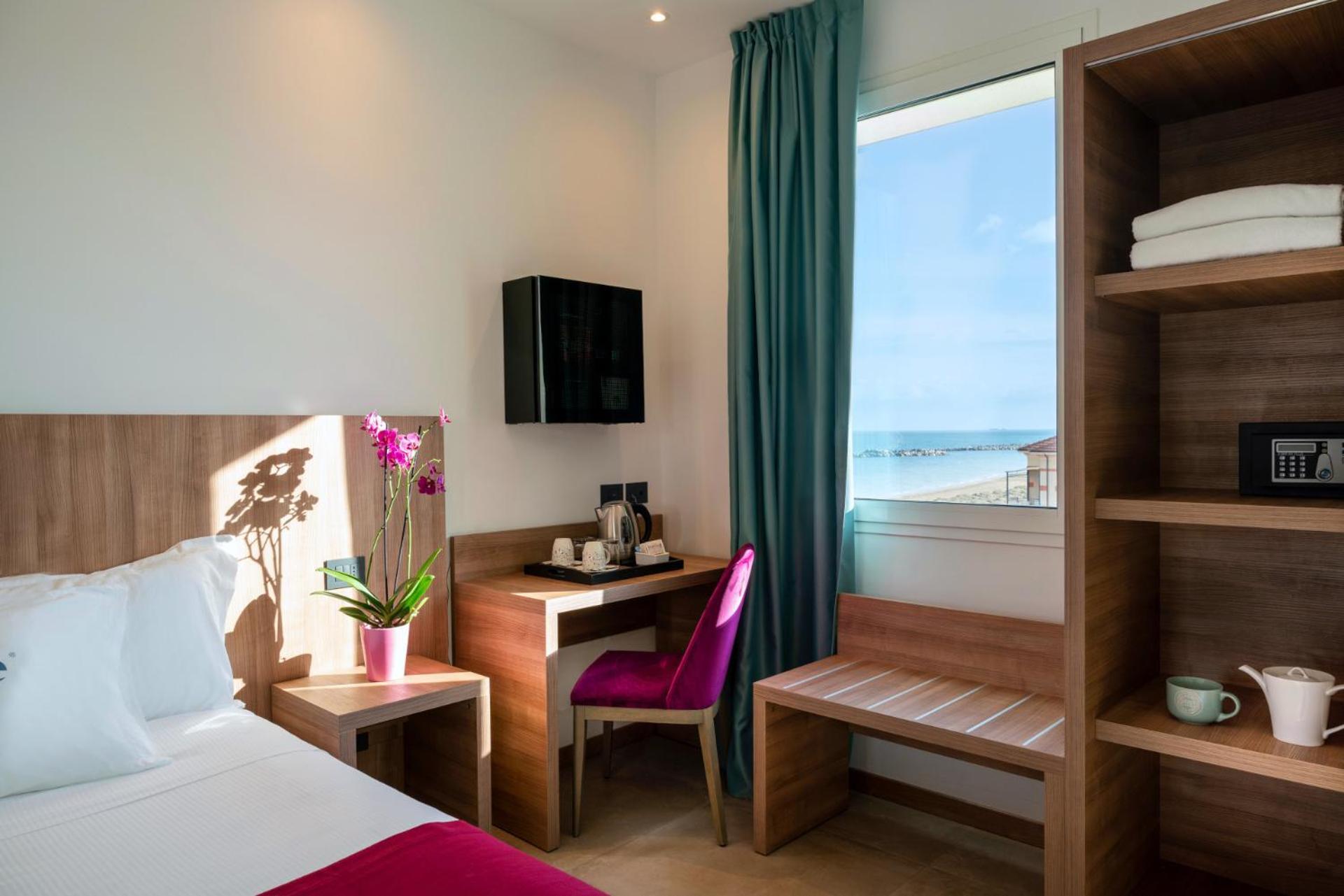 You & Me Beach Hotel Rimini Zewnętrze zdjęcie