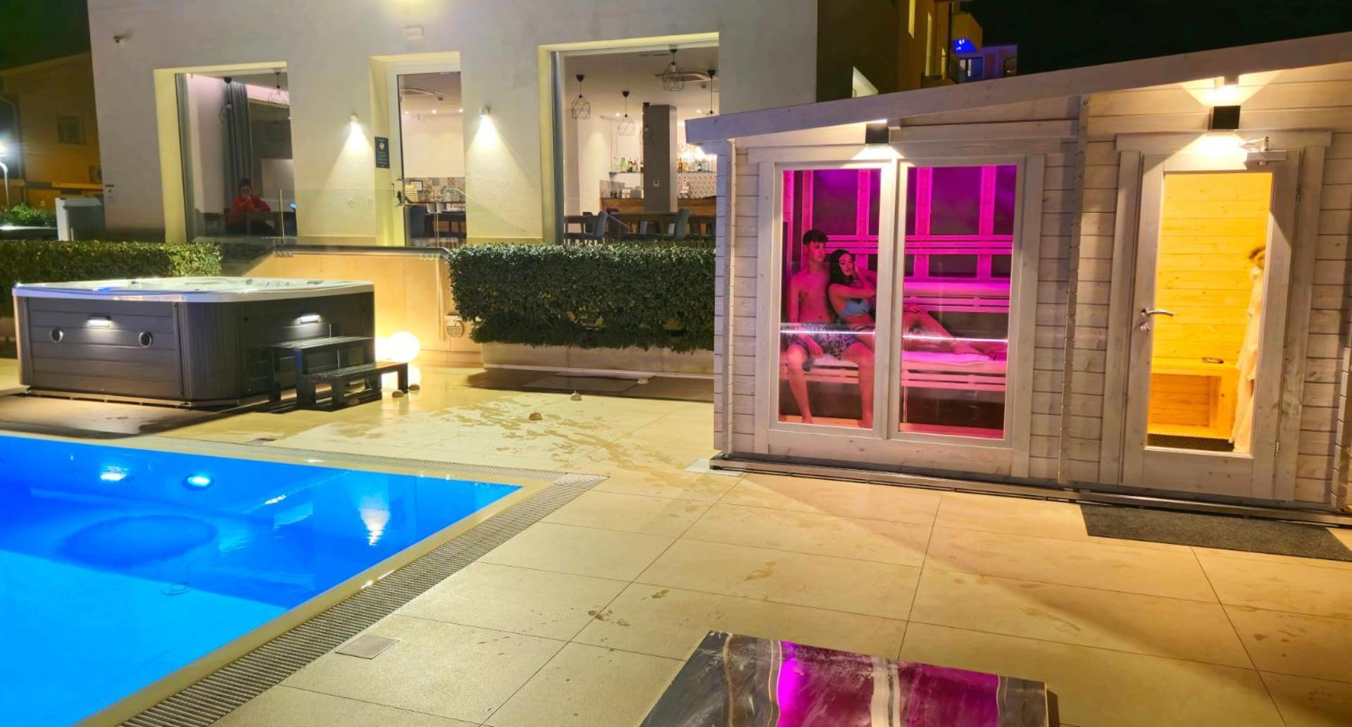 You & Me Beach Hotel Rimini Zewnętrze zdjęcie