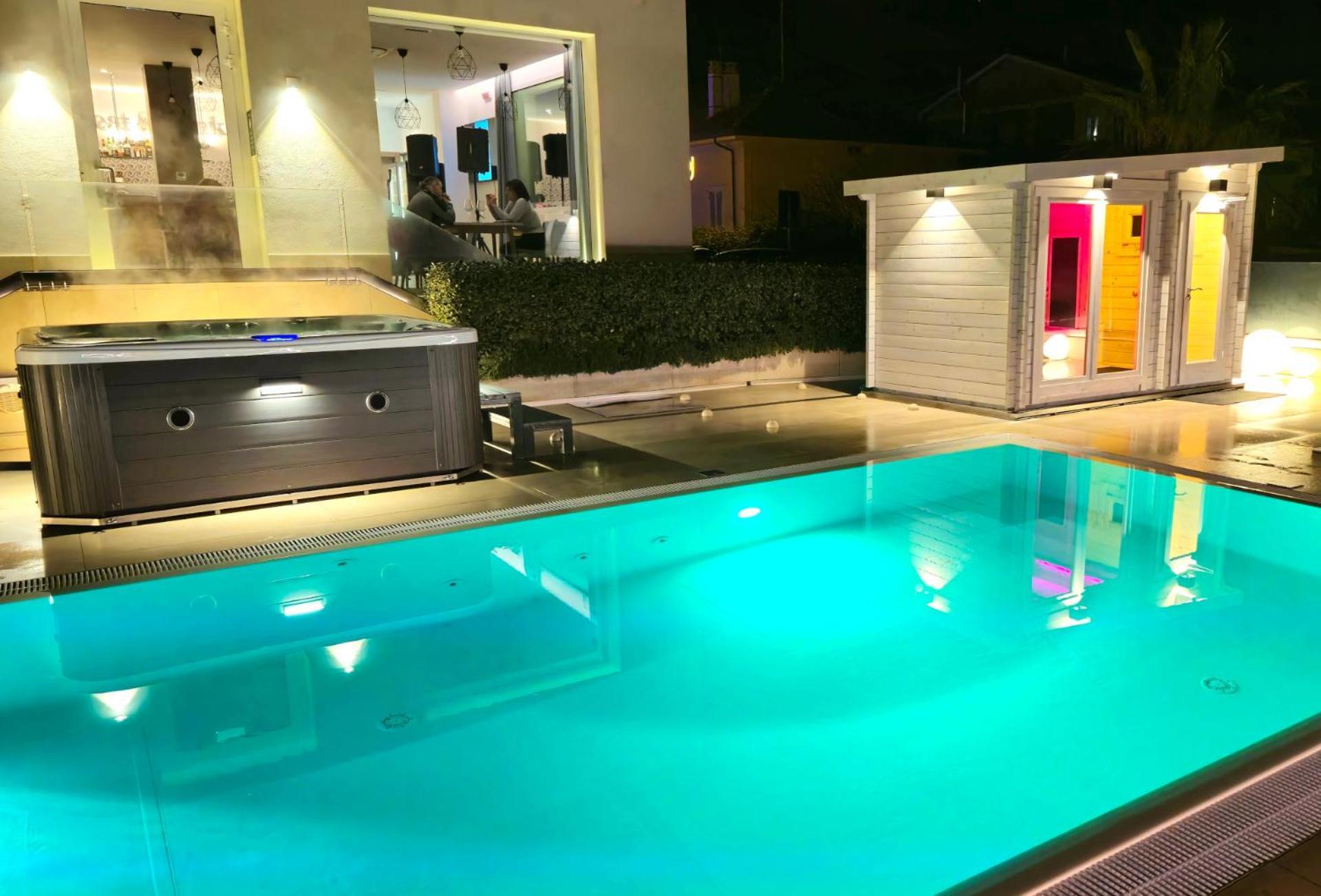 You & Me Beach Hotel Rimini Zewnętrze zdjęcie