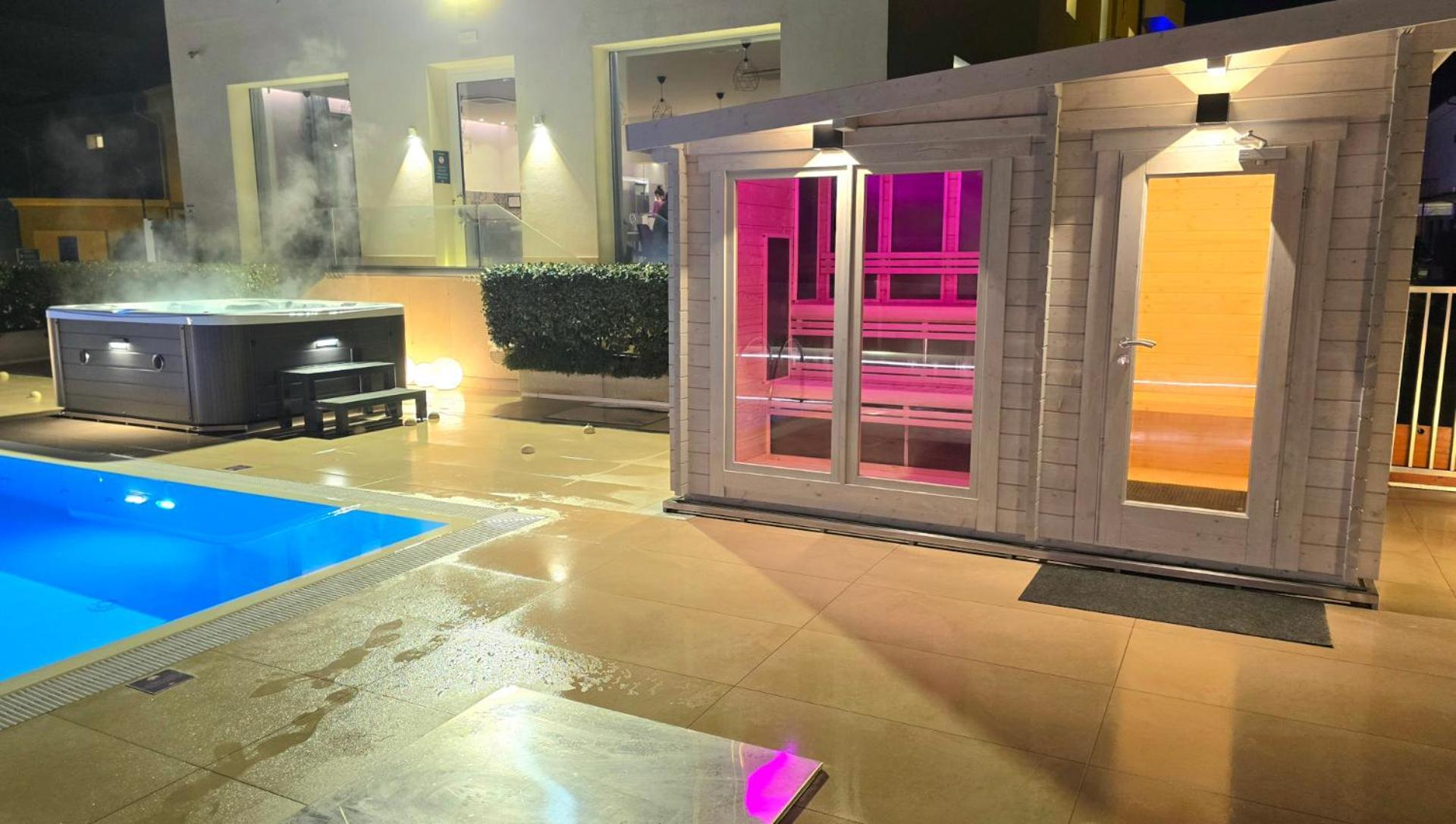 You & Me Beach Hotel Rimini Zewnętrze zdjęcie